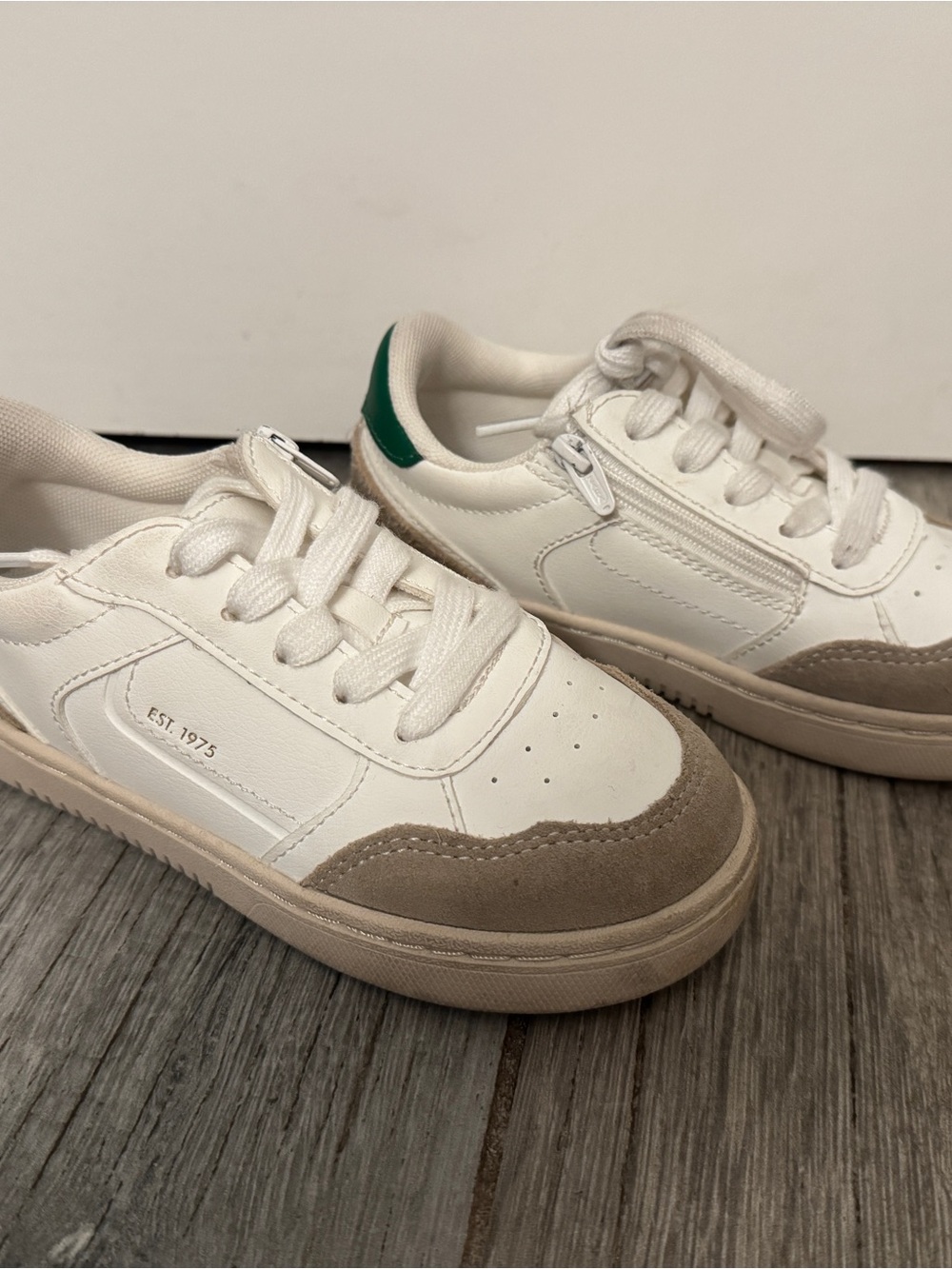 ZARA Kids Boys White & Tan Green Casual Zip Sneakers Size 10.5 - 11